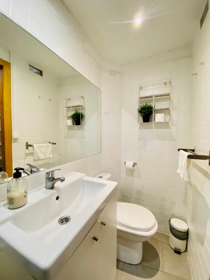 025 Caterina Look Izquierda Apartment Barcelona Ngoại thất bức ảnh